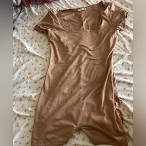 heart and hips romper Size medium